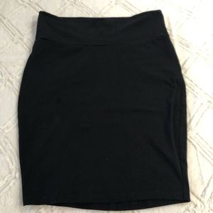 Black Torrid Stretchy Pencil Skirt. Size 1.
